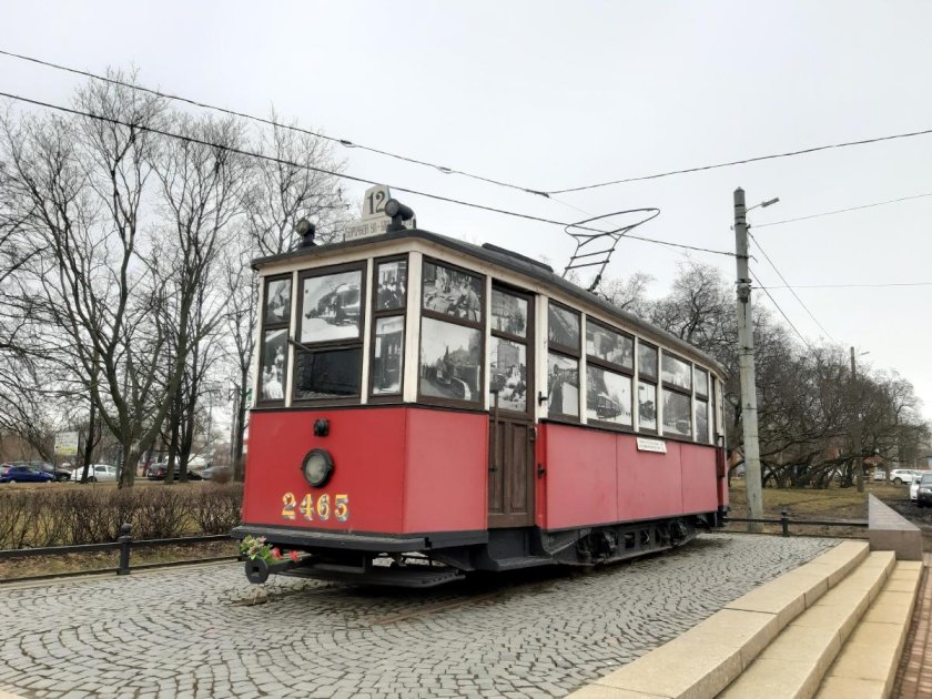Памятник блокадному трамваю в Санкт-Петербурге