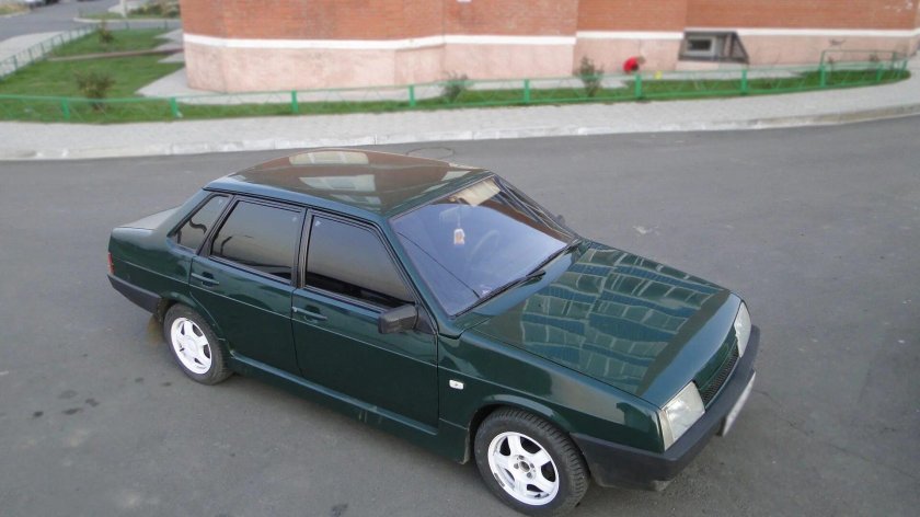ВАЗ 21099 зеленая тонированная