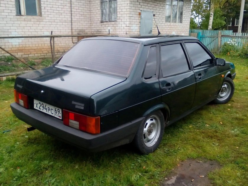 ВАЗ 21099 зеленая тонированная