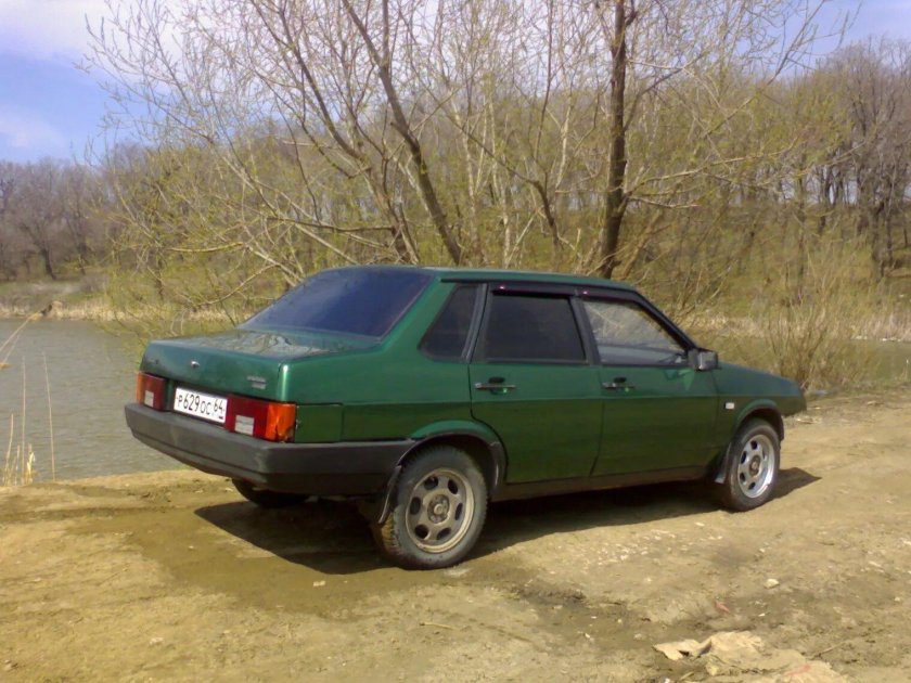 ВАЗ 99 темно зеленая