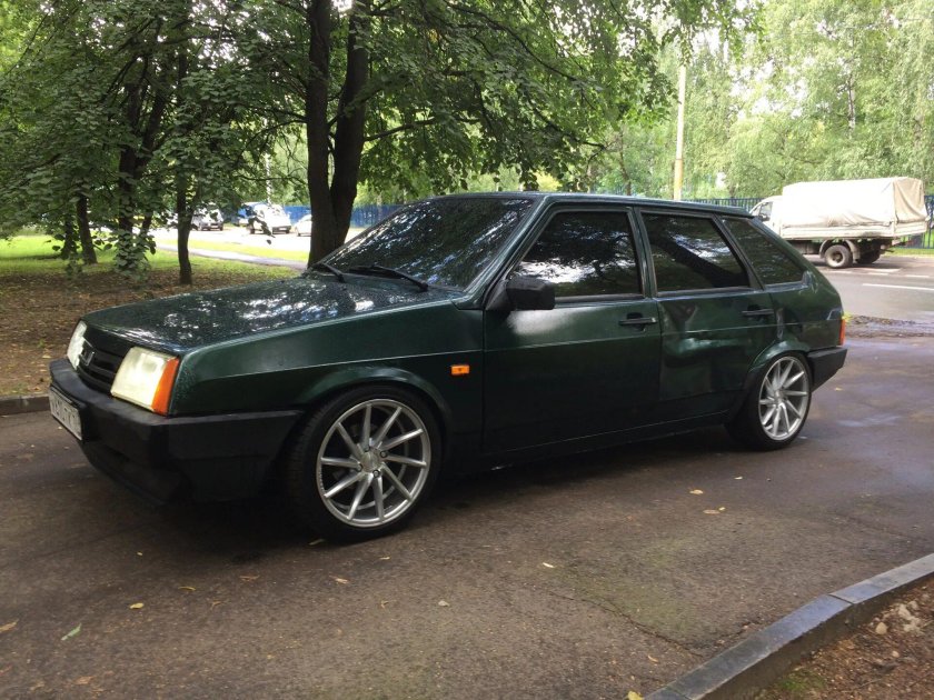 ВАЗ 21099 черная r15