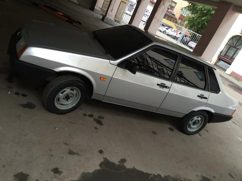 ВАЗ 21099 серебристая опер