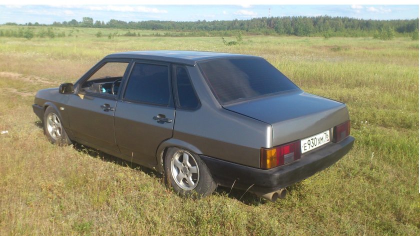 ВАЗ 21099 серая