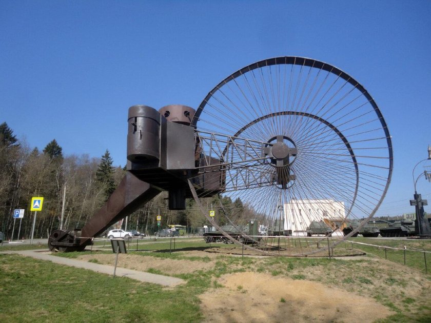 Царь-танк лебеденко в музее танка т-34