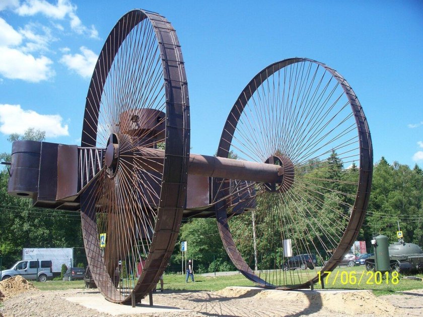 Царь-танк Лебеденко в музее танка т-34