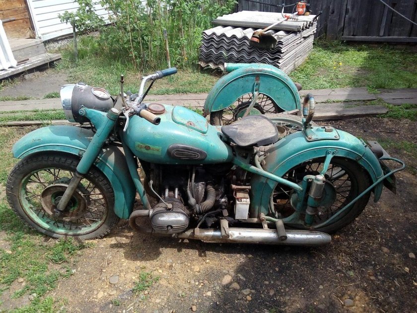 Мотоцикл Урал м 61