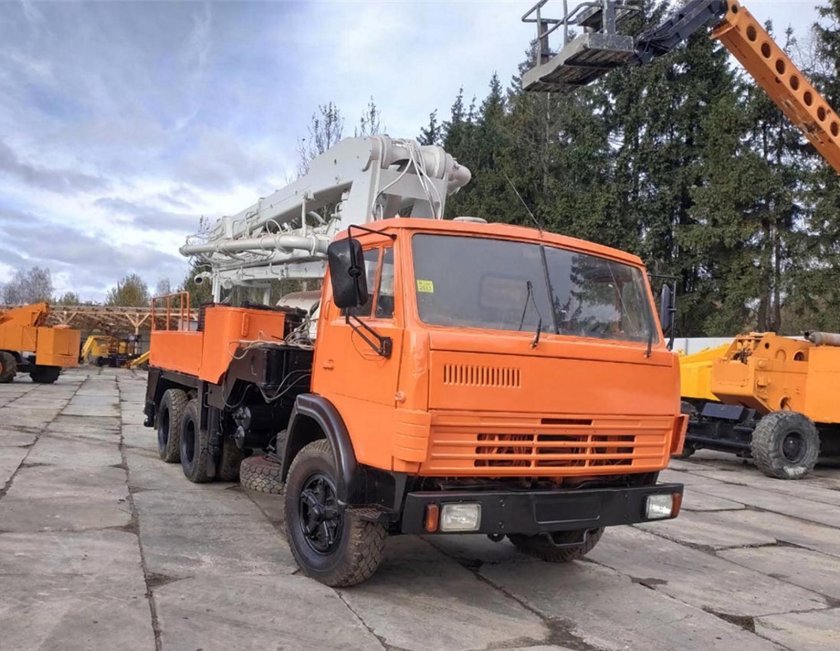 Автобетононасос сб-126а