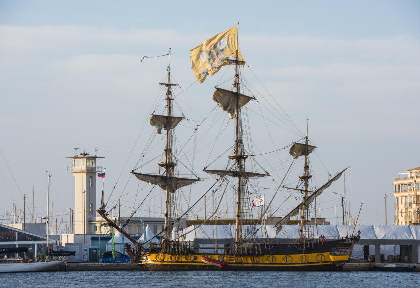 Штандарт Фрегат, 1703