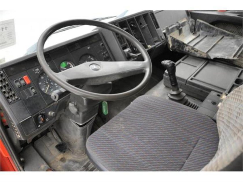 Mercedes Benz sk 1838 салон