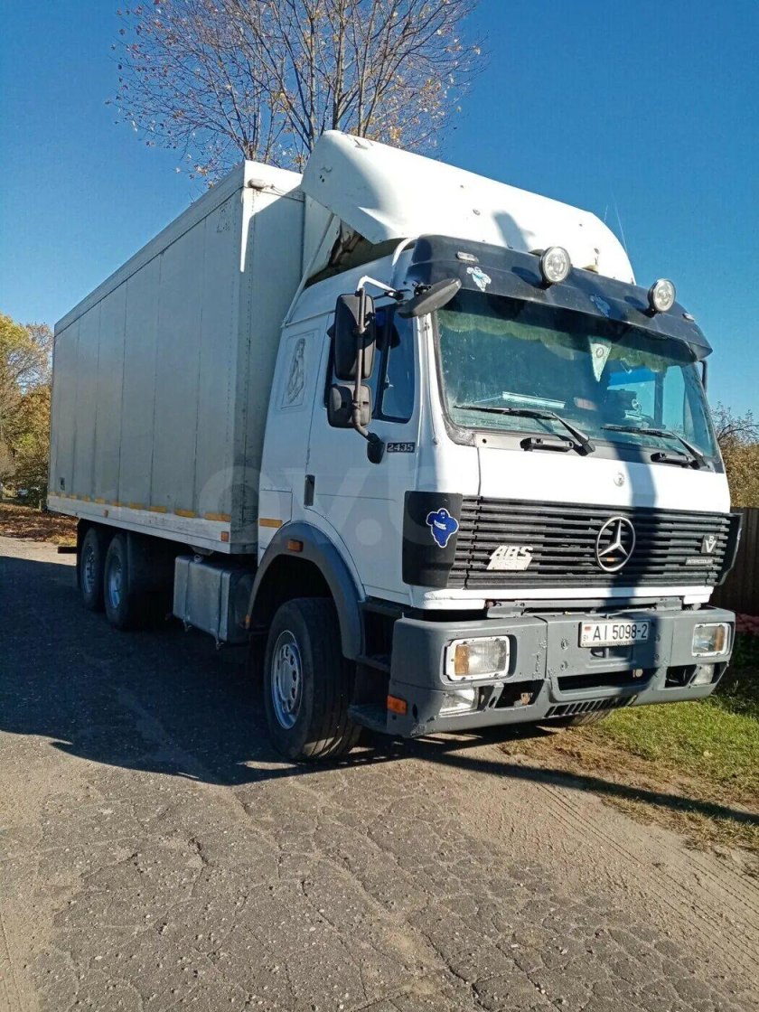Грузовой мерседес