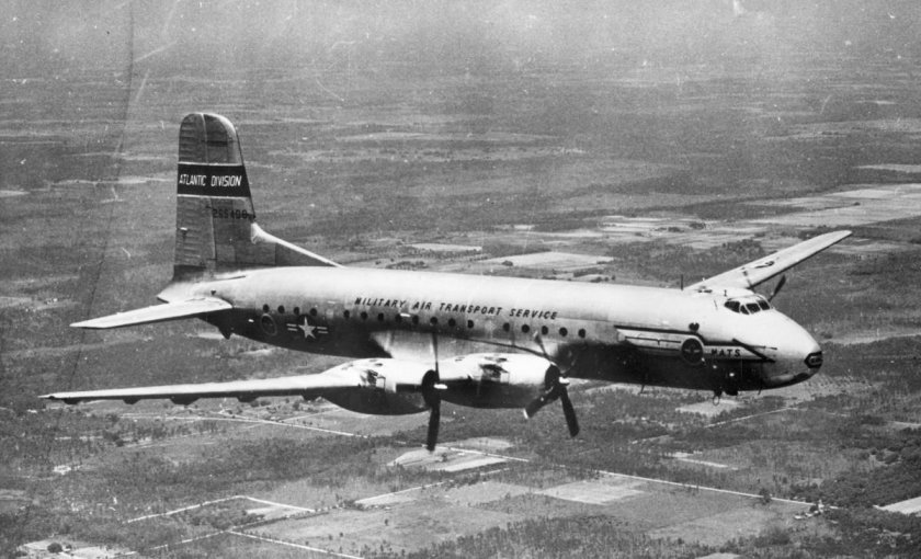 Дуглас самолет четырехмоторный