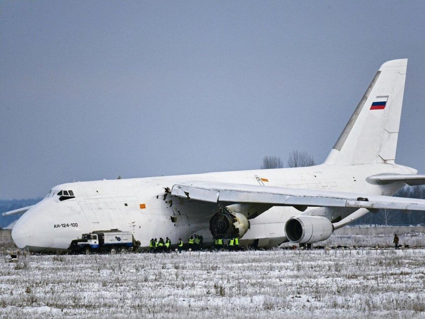 Грузовой самолёт АН-124 Руслан