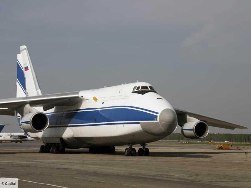 АН-124-100 транспортный самолёт