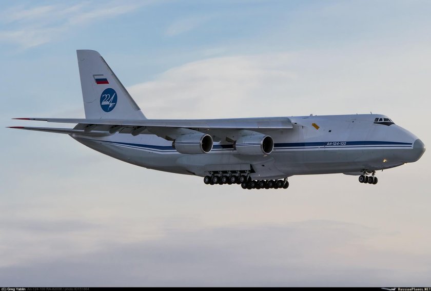 Транспортный самолет АН-124 Руслан