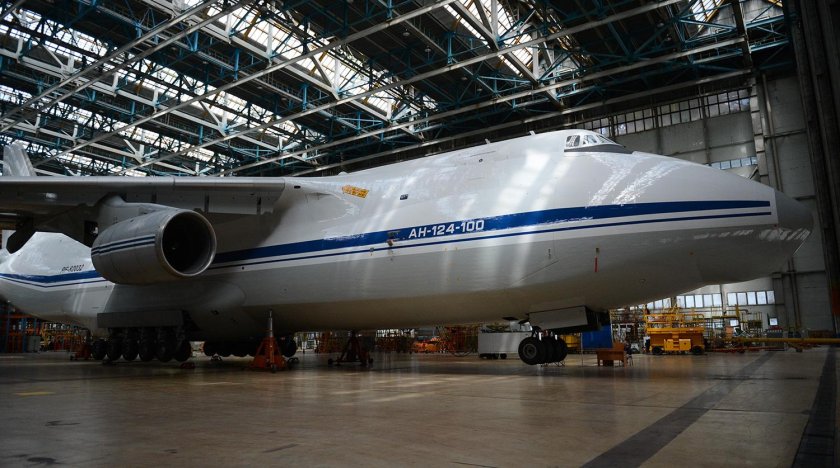 Антонов АН-124-100 Руслан