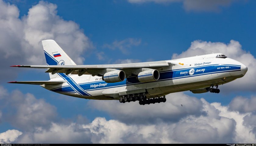 АН-124-100 Волга Днепр