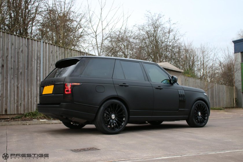 Рендж Ровер черный мат