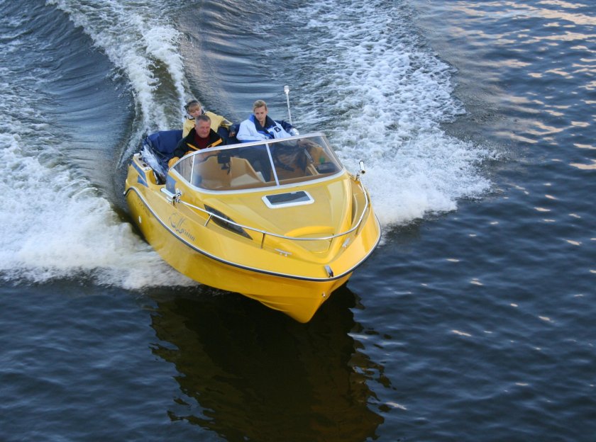 Водный катер