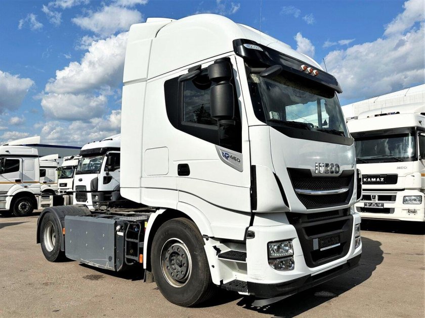 Ивеко тягач