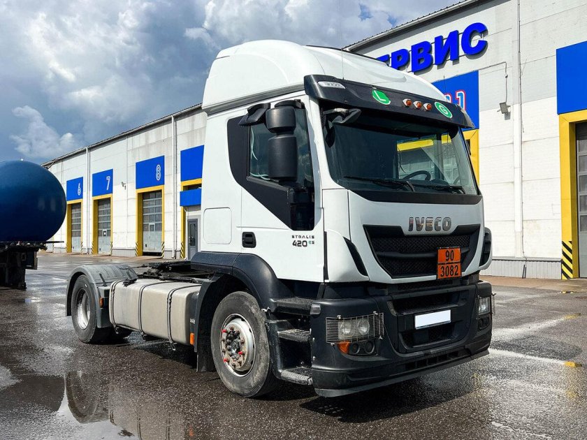 Ивеко 2012 года тягач