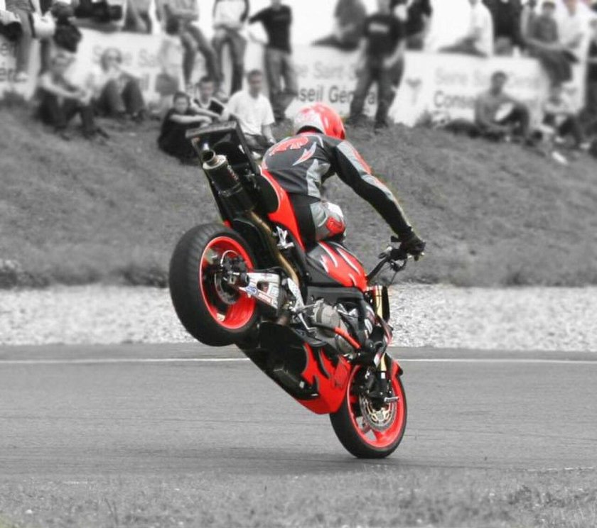 Переднее колесо мотоцикла