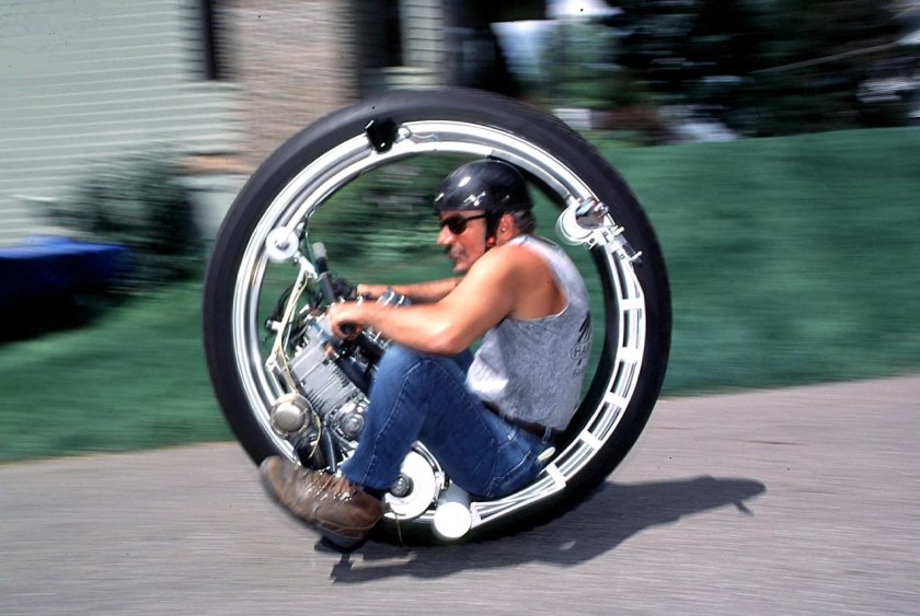 Керри Маклин моноцикл