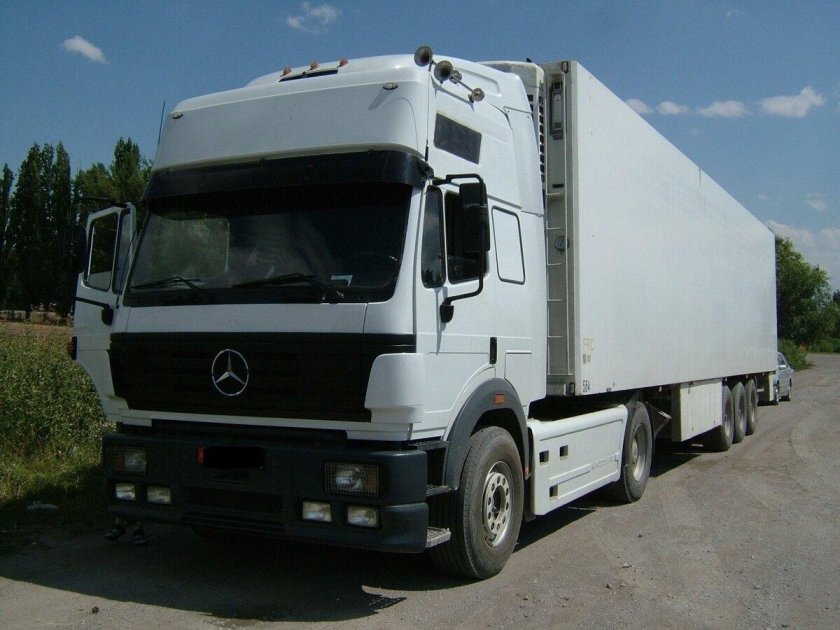 Мерседес актрос