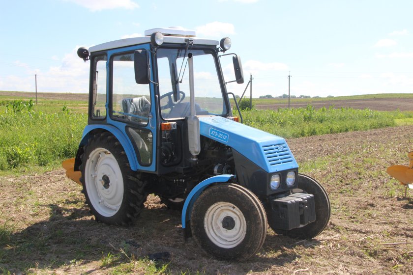 Трактор ХТЗ 3512