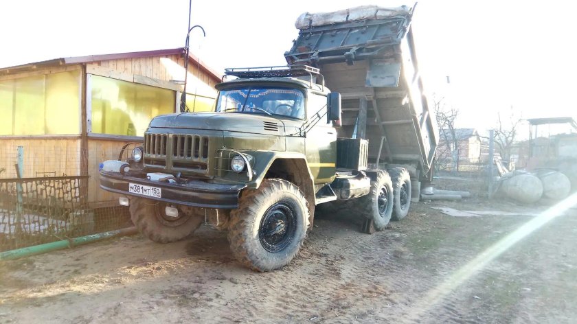 Грузовик зил 131