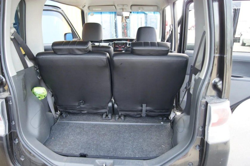 Дайхатсу Териос салон