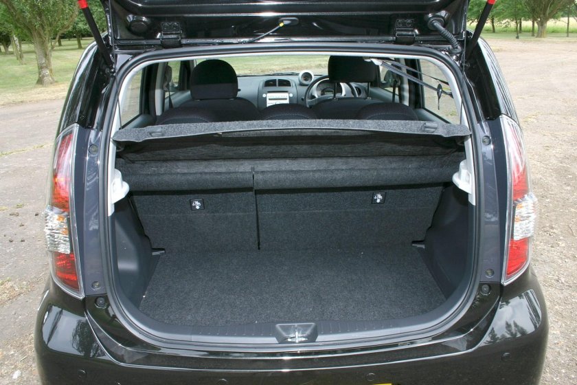 Daihatsu Sirion 2005