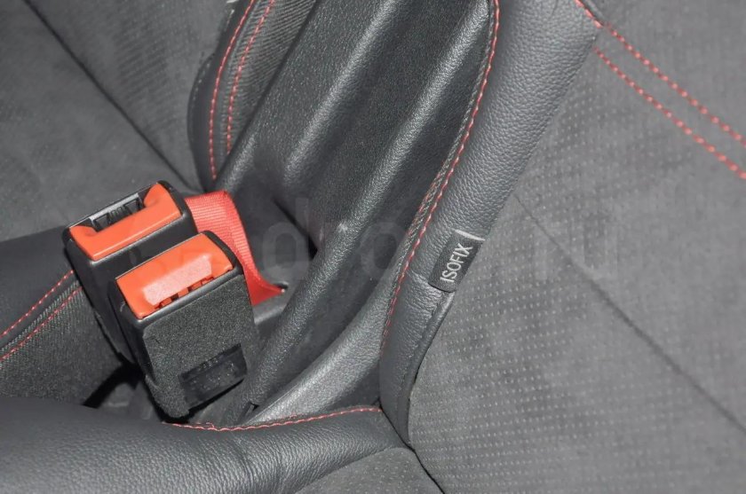 Крепление Isofix Ford Focus 2