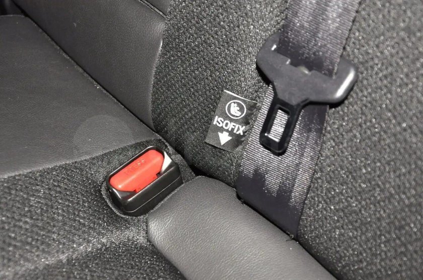 Крепление Isofix Toyota Vanguard