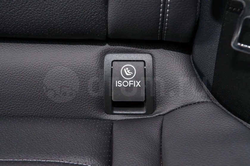 Заглушка Isofix w205