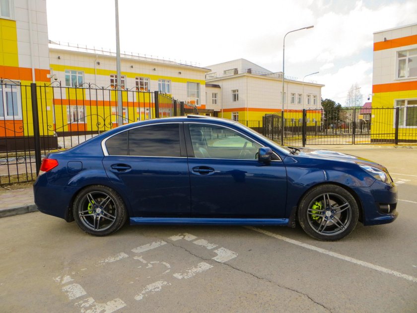 Субару Легаси графит