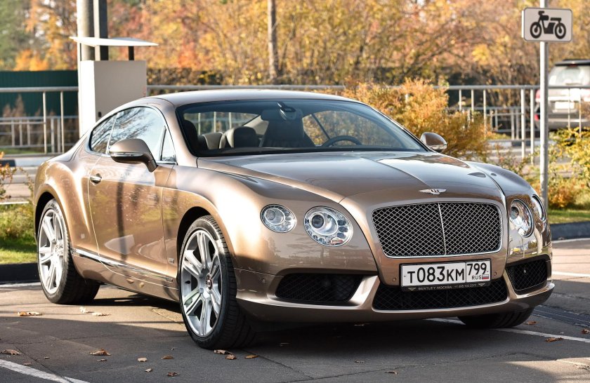 Бентли Континенталь золотой