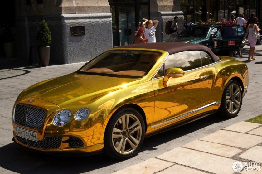 Bentley Continental золотой
