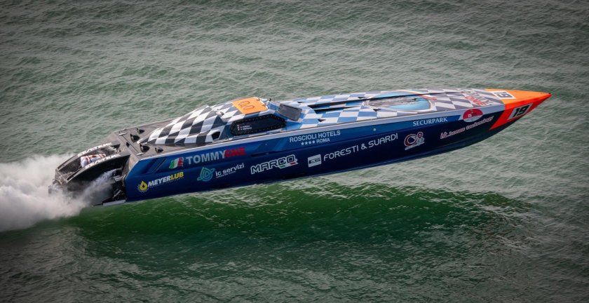 Offshore powerboat racing