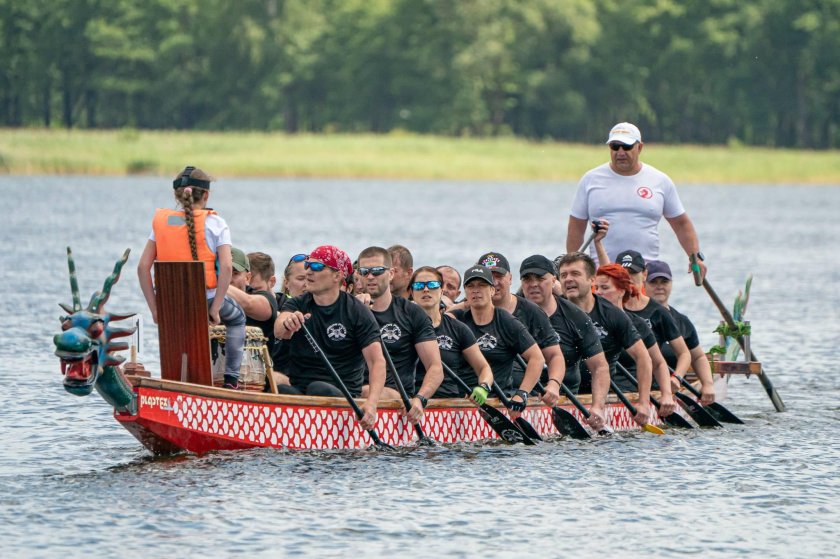 Лодка дракон