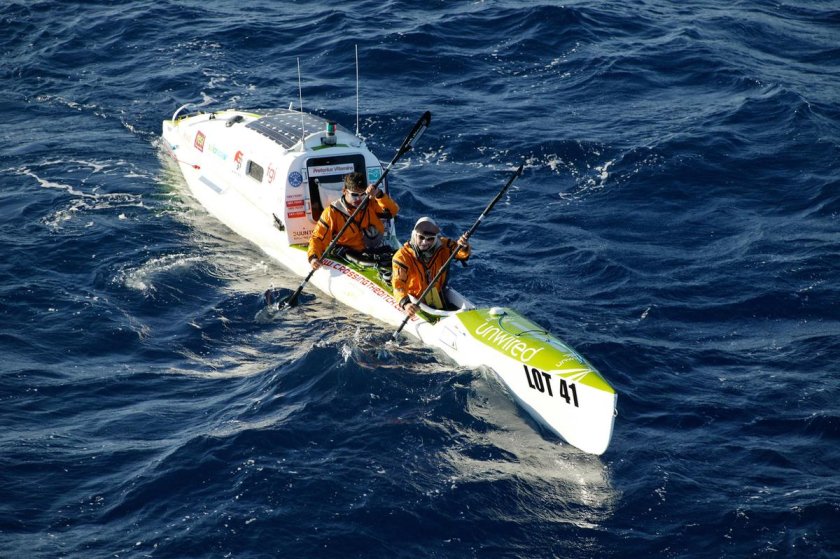 Океанская весельная лодка