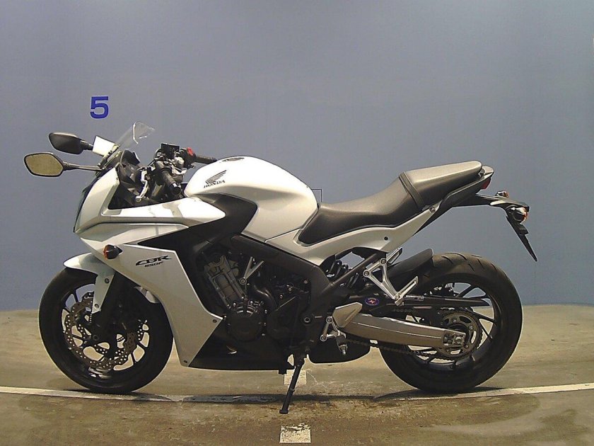 Мотоцикл спортивный 650 кубов