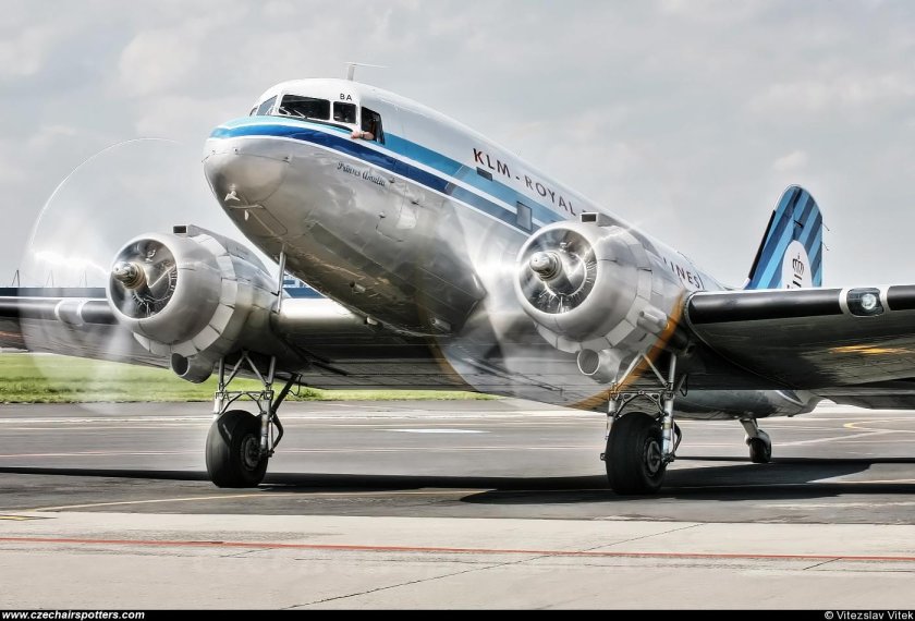 Дуглас DC-3 «Дакота