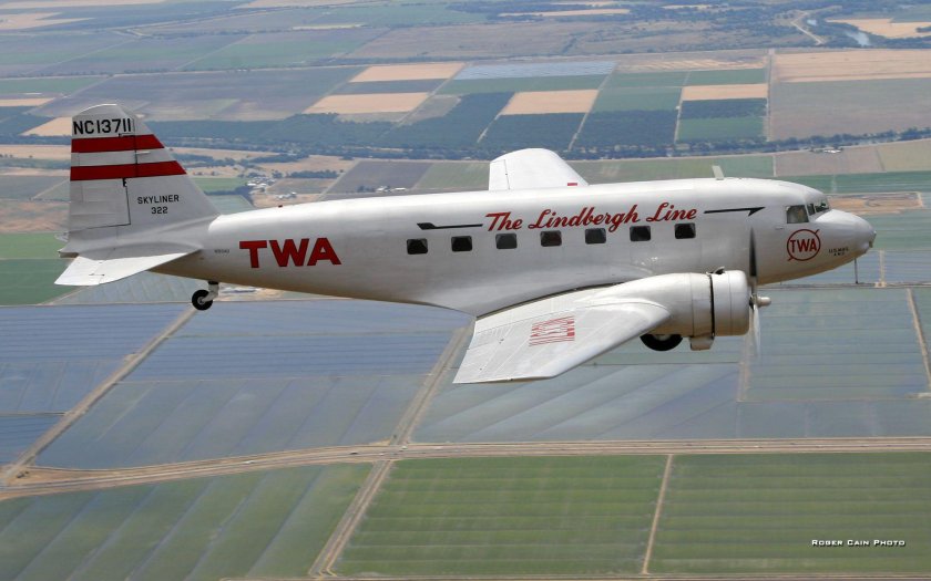 Самолёт Дуглас DC-3