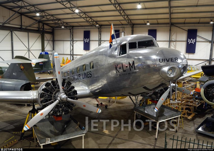 Douglas c-47 skytrain