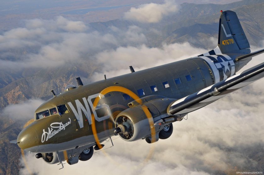 Самолет c-47 Skytrain