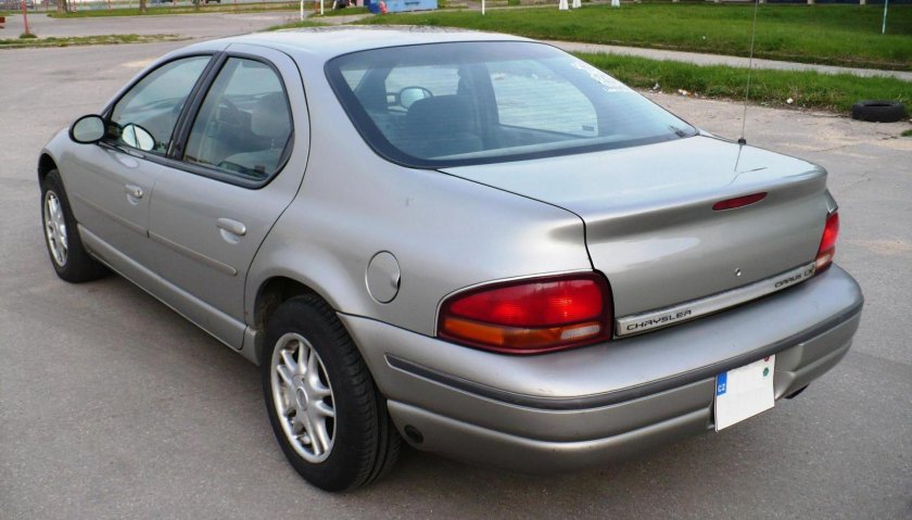 Chrysler Stratus 1