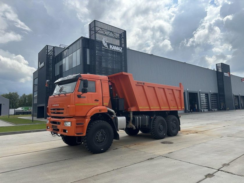 Самосвал камаз