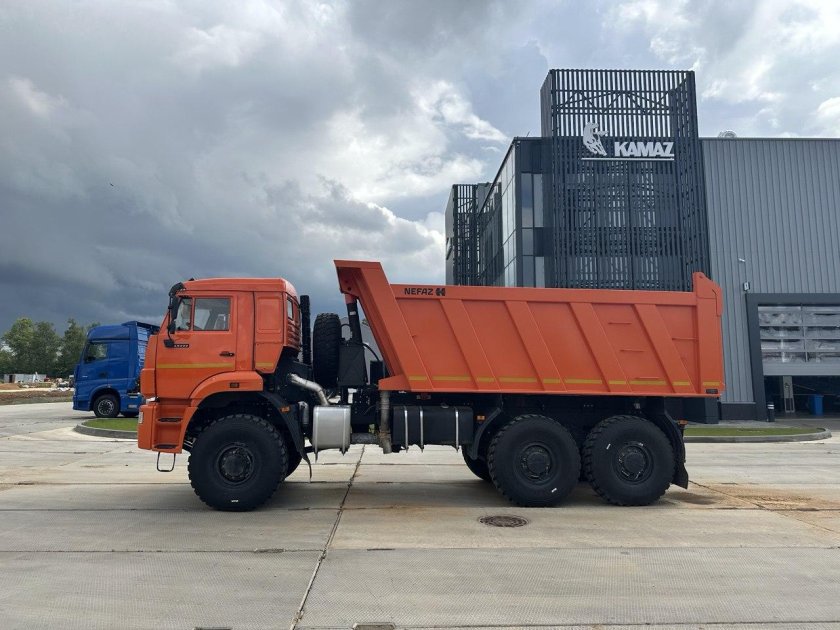 Самосвал камаз