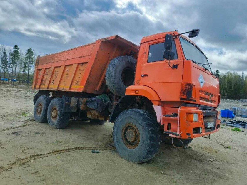 Самосвал камаз