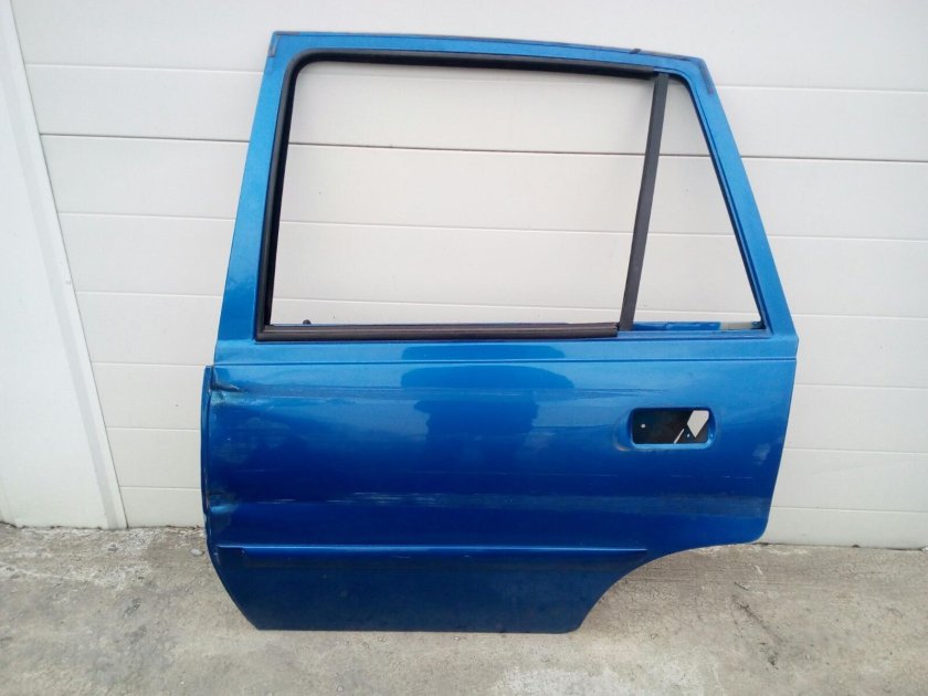 Двери задние правые на Daewoo Nexia